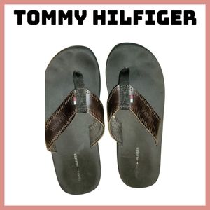 Tommy Hilfiger Kail Flip Flops, Women's size 9, Brown